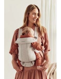 MOCHILA PORTA BEBÉ MINI BEIGE CLARO BABYBJÖRN 2