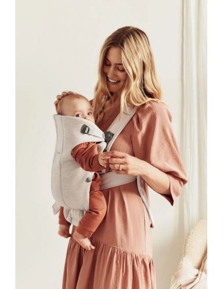MOCHILA PORTA BEBÉ MINI BEIGE CLARO BABYBJÖRN