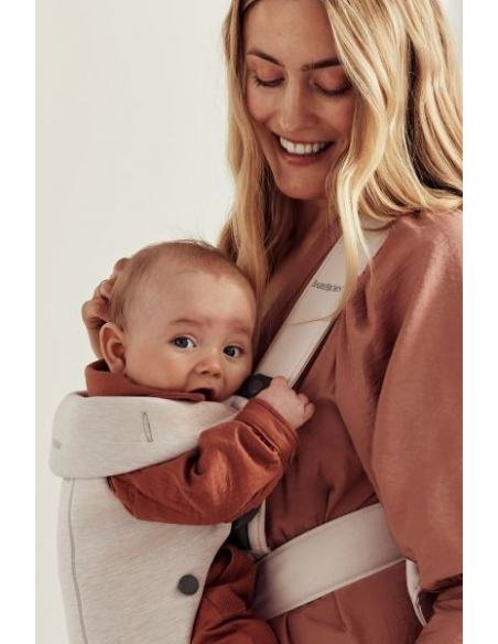 MOCHILA PORTA BEBÉ MINI BEIGE CLARO BABYBJÖRN