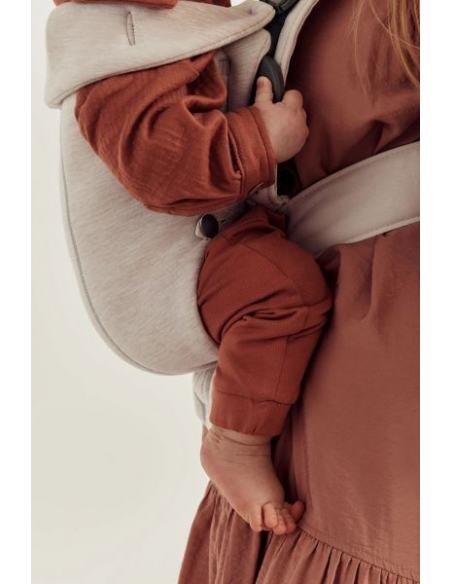 MOCHILA PORTA BEBÉ MINI BEIGE CLARO BABYBJÖRN